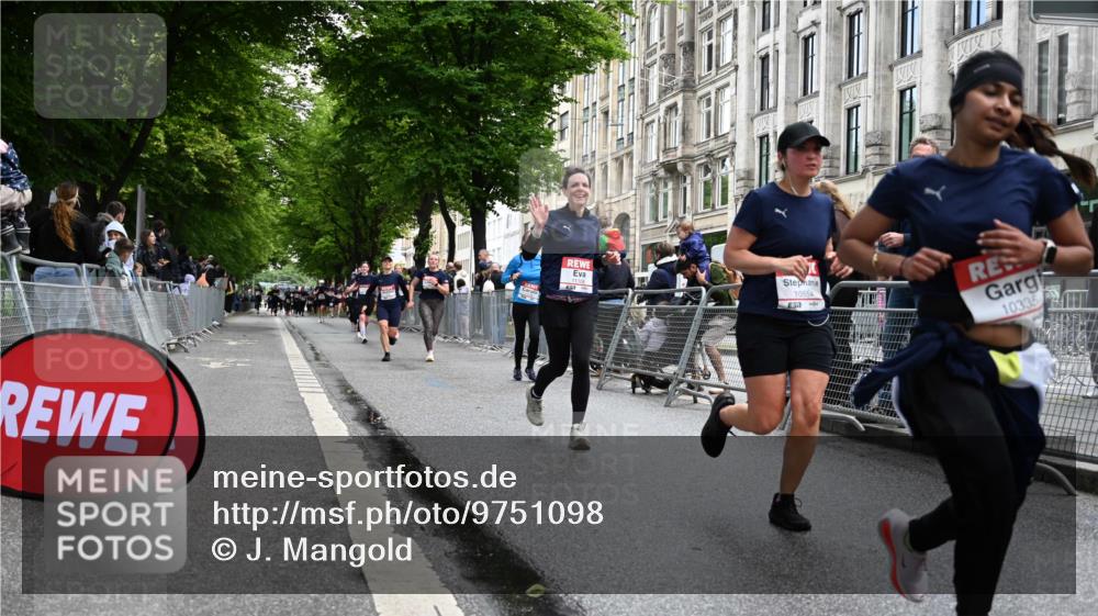 14.06.2026 - REWE Women's Run J. Mangold http://msf.ph/oto/9751098 14.06.2026 10:03:54 Ziel 10335, 10554, 10974, 11037, 11108, 11279, 11338, 11534 meine-sportfotos.de