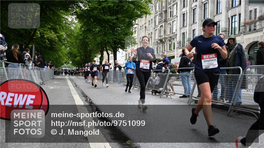 14.06.2026 - REWE Women's Run J. Mangold http://msf.ph/oto/9751099 14.06.2026 10:03:54 Ziel 10335, 10554, 10974, 11037, 11108, 11279, 11338, 11534 meine-sportfotos.de