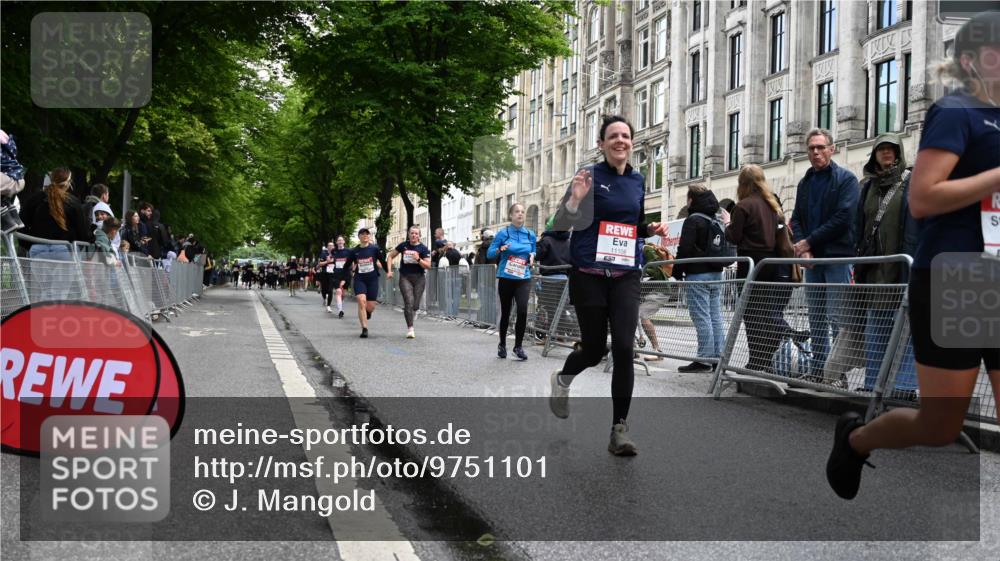 14.06.2026 - REWE Women's Run J. Mangold http://msf.ph/oto/9751101 14.06.2026 10:03:54 Ziel 10335, 10554, 10974, 11037, 11108, 11279, 11338, 11534 meine-sportfotos.de