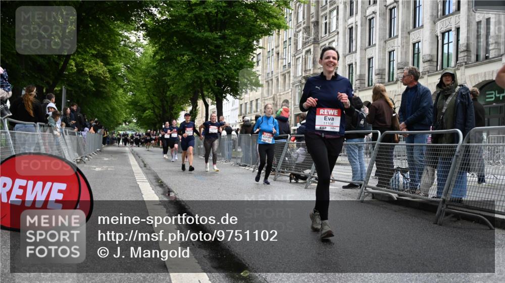 14.06.2026 - REWE Women's Run J. Mangold http://msf.ph/oto/9751102 14.06.2026 10:03:54 Ziel 10335, 10554, 10974, 11037, 11108, 11279, 11338, 11534 meine-sportfotos.de