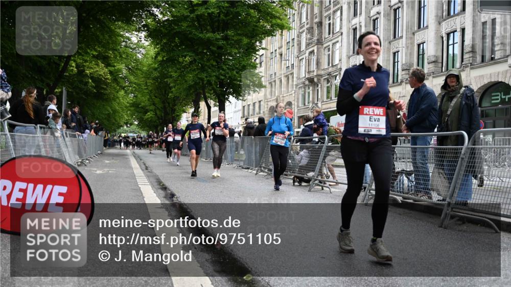 14.06.2026 - REWE Women's Run J. Mangold http://msf.ph/oto/9751105 14.06.2026 10:03:55 Ziel 10335, 10554, 10974, 11037, 11108, 11279, 11338, 11534 meine-sportfotos.de