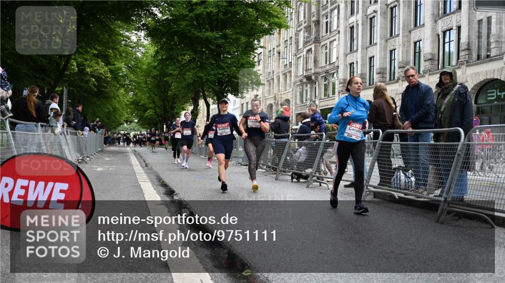 14.06.2026 - REWE Women's Run J. Mangold http://msf.ph/oto/9751111 14.06.2026 10:03:56 Ziel 10335, 10544, 10554, 10974, 11037, 11108, 11279, 11338, 11534 meine-sportfotos.de
