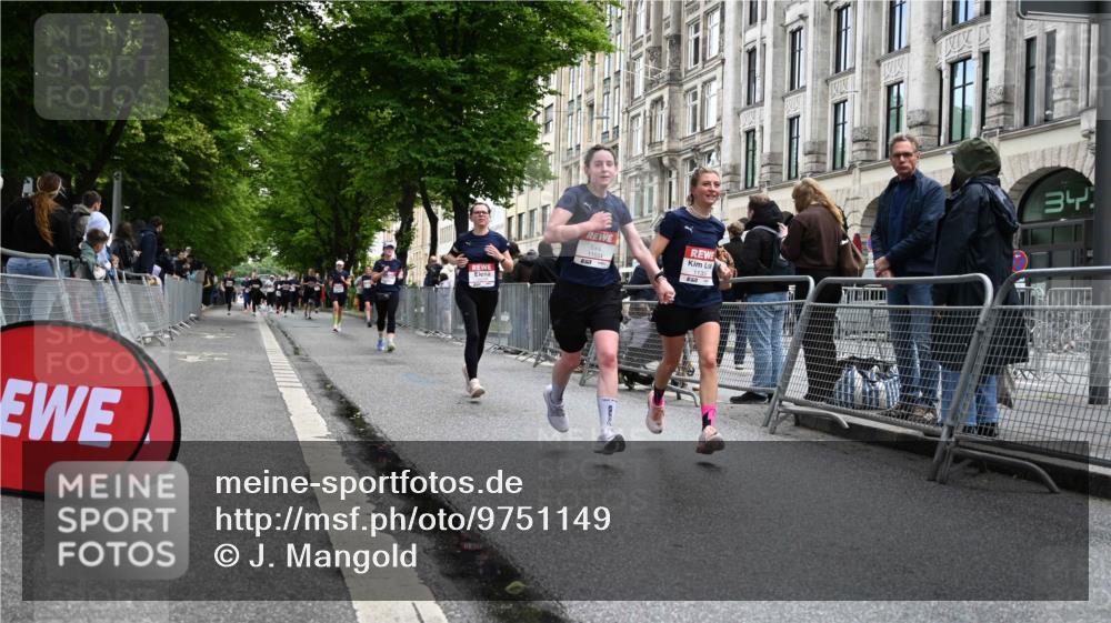 14.06.2026 - REWE Women's Run J. Mangold http://msf.ph/oto/9751149 14.06.2026 10:04:00 Ziel 10544, 10660, 10974, 11037, 11279, 11338, 11534 meine-sportfotos.de