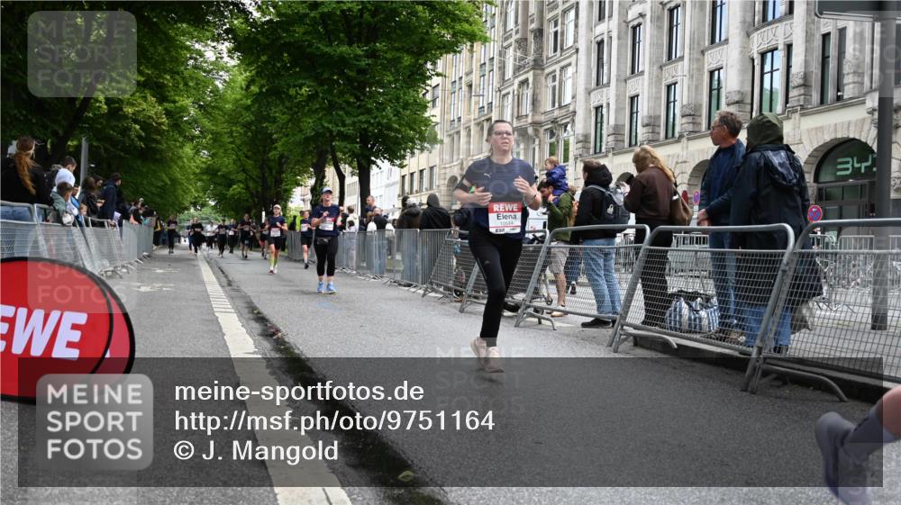 14.06.2026 - REWE Women's Run J. Mangold http://msf.ph/oto/9751164 14.06.2026 10:04:01 Ziel 10544, 10656, 10660, 10974, 11037, 11279, 11338, 11534 meine-sportfotos.de