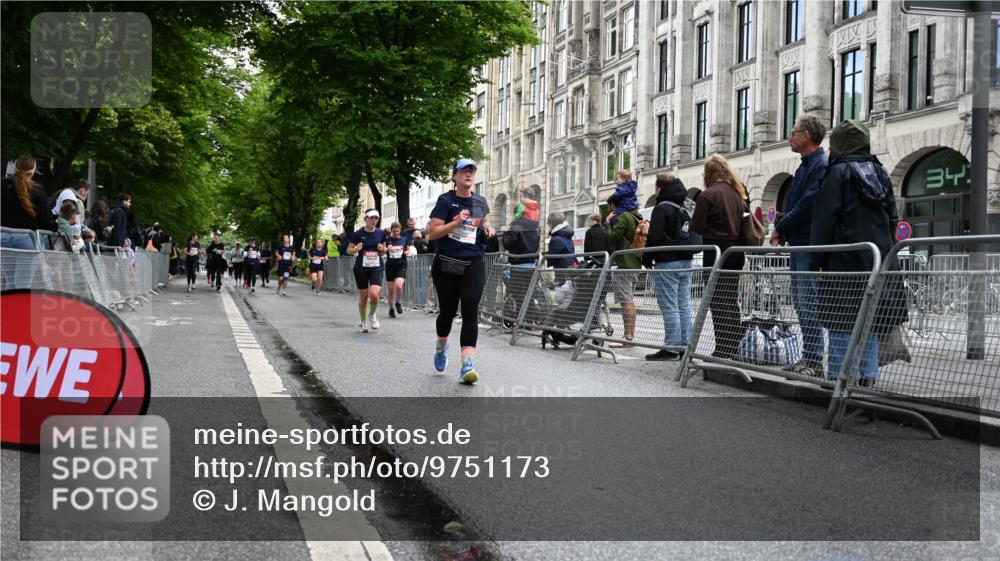14.06.2026 - REWE Women's Run J. Mangold http://msf.ph/oto/9751173 14.06.2026 10:04:04 Ziel 10544, 10656, 10660, 11144, 11338, 11534 meine-sportfotos.de