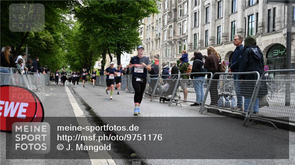 14.06.2026 - REWE Women's Run J. Mangold http://msf.ph/oto/9751176 14.06.2026 10:04:04 Ziel 10544, 10656, 10660, 11144, 11338, 11534 meine-sportfotos.de