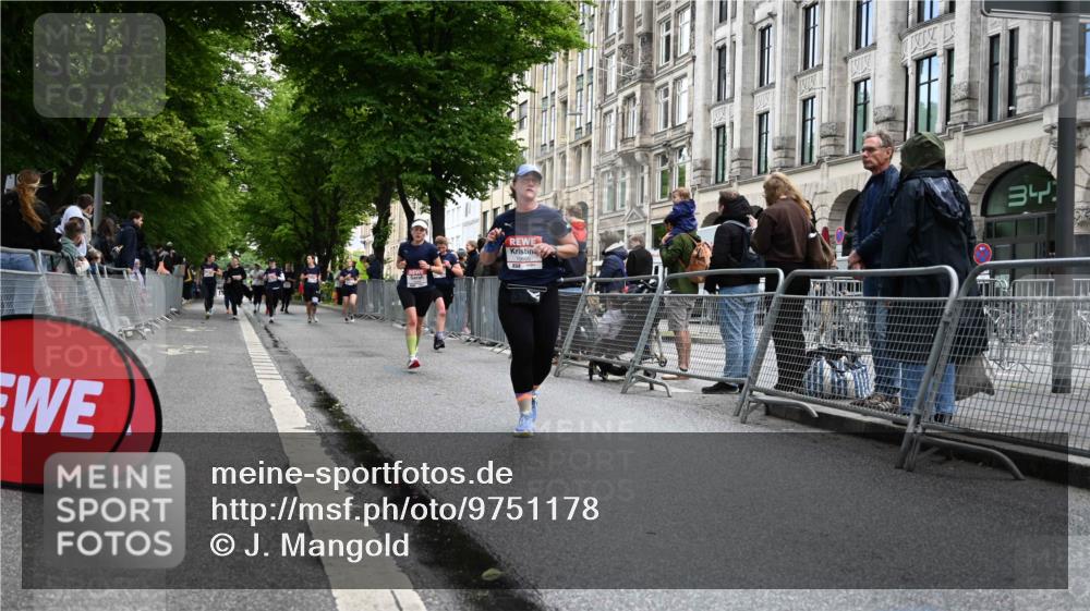 14.06.2026 - REWE Women's Run J. Mangold http://msf.ph/oto/9751178 14.06.2026 10:04:04 Ziel 10544, 10656, 10660, 11144, 11338, 11534 meine-sportfotos.de