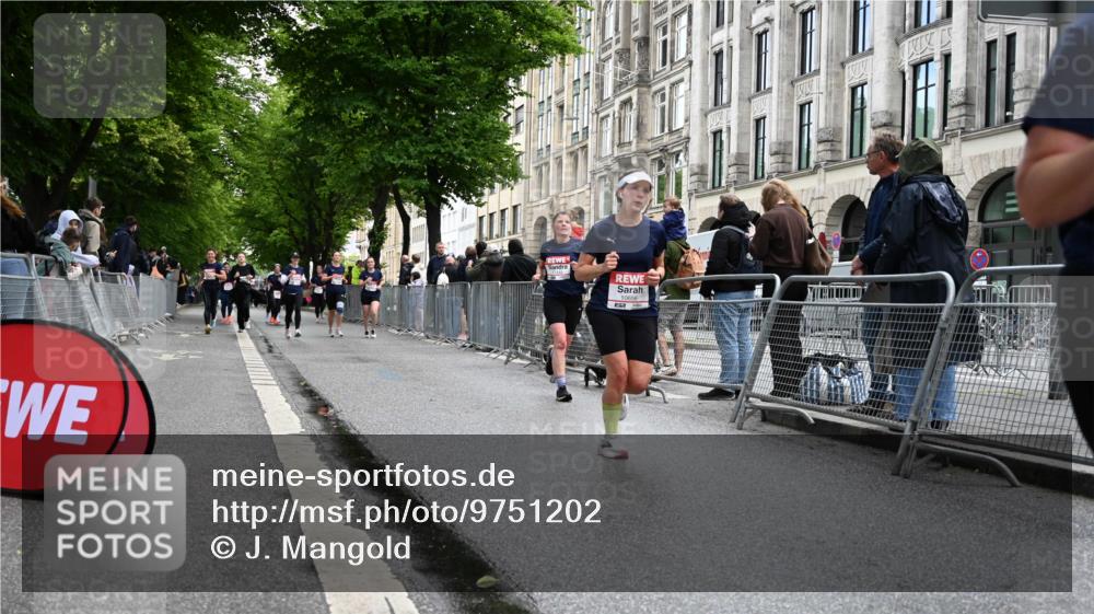 14.06.2026 - REWE Women's Run J. Mangold http://msf.ph/oto/9751202 14.06.2026 10:04:07 Ziel 10656, 10660, 10771, 10779, 11144, 11473 meine-sportfotos.de