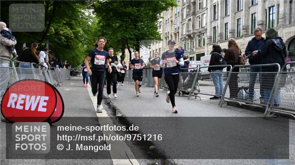 14.06.2026 - REWE Women's Run J. Mangold http://msf.ph/oto/9751216 14.06.2026 10:04:12 Ziel 10486, 10771, 10779, 10787, 10788, 11002, 11068, 11118, 11144, 11187, 11473 meine-sportfotos.de