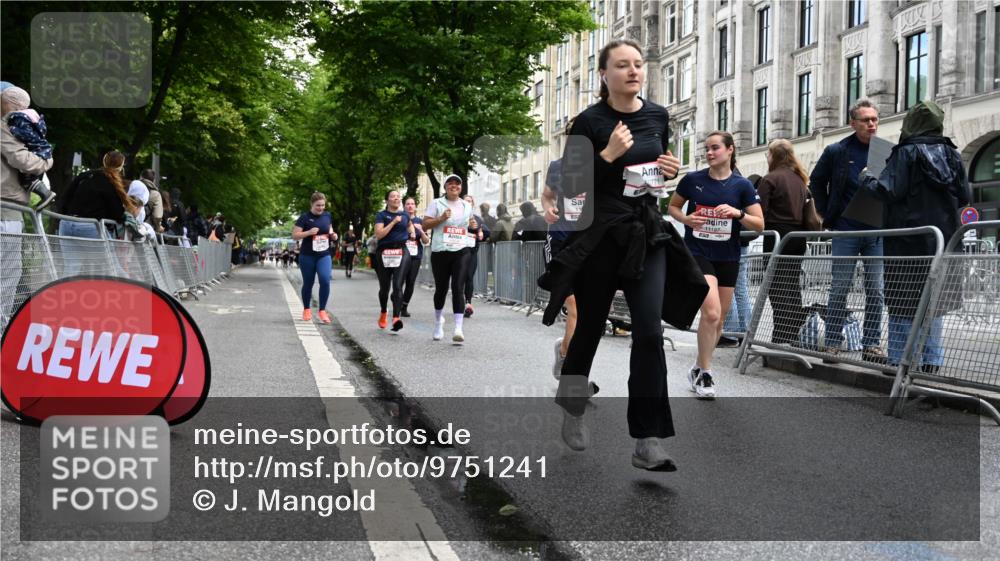14.06.2026 - REWE Women's Run J. Mangold http://msf.ph/oto/9751241 14.06.2026 10:04:14 Ziel 10486, 10771, 10779, 10787, 10788, 11002, 11068, 11118, 11187, 11473 meine-sportfotos.de