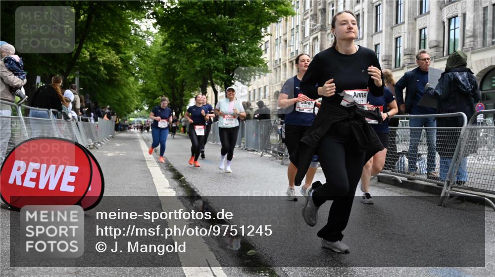 14.06.2026 - REWE Women's Run J. Mangold http://msf.ph/oto/9751245 14.06.2026 10:04:14 Ziel 10486, 10771, 10779, 10787, 10788, 11002, 11068, 11118, 11187, 11473 meine-sportfotos.de
