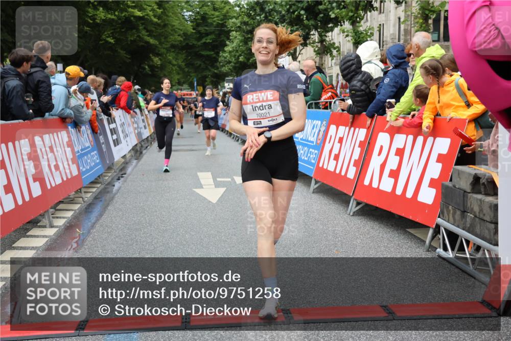 14.06.2026 - REWE Women's Run Strokosch-Dieckow http://msf.ph/oto/9751258 14.06.2026 09:50:25 Ziel 10021, 10346, 10396, 10958 meine-sportfotos.de