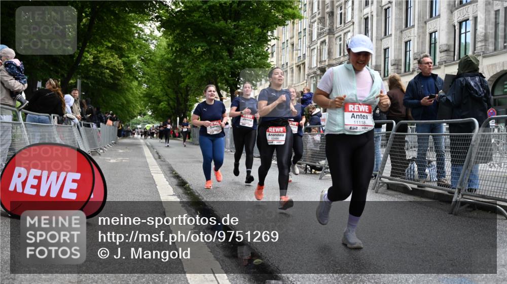 14.06.2026 - REWE Women's Run J. Mangold http://msf.ph/oto/9751269 14.06.2026 10:04:16 Ziel 10486, 10771, 10779, 10787, 10788, 11002, 11068, 11118, 11187, 11473 meine-sportfotos.de