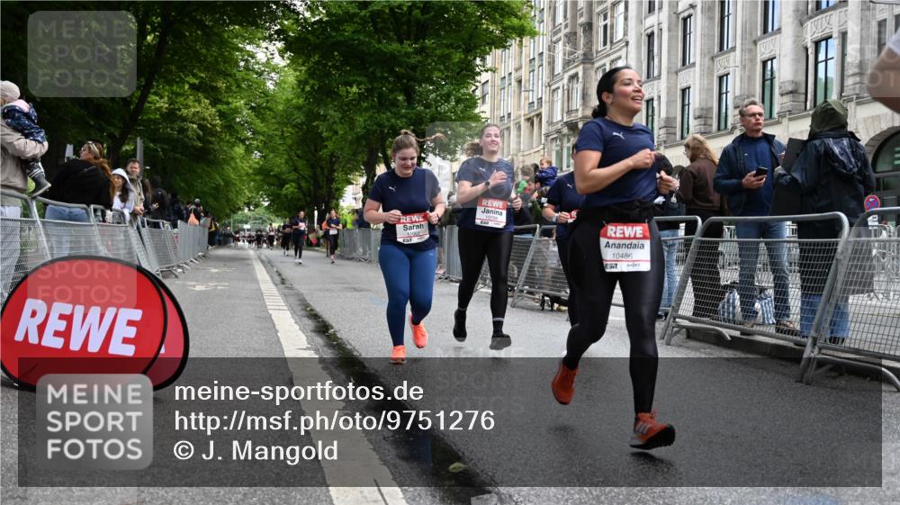 14.06.2026 - REWE Women's Run J. Mangold http://msf.ph/oto/9751276 14.06.2026 10:04:16 Ziel 10486, 10771, 10779, 10787, 10788, 11002, 11068, 11118, 11187, 11473 meine-sportfotos.de