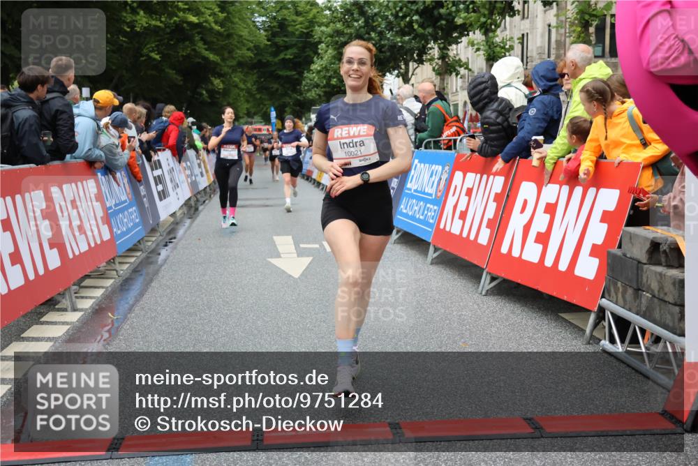 14.06.2026 - REWE Women's Run Strokosch-Dieckow http://msf.ph/oto/9751284 14.06.2026 09:50:25 Ziel 10021, 10346, 10396, 10958 meine-sportfotos.de