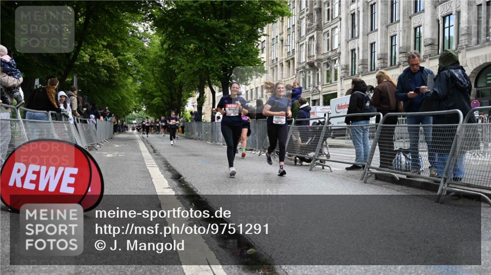 14.06.2026 - REWE Women's Run J. Mangold http://msf.ph/oto/9751291 14.06.2026 10:04:24 Ziel 10593, 11122, 11294 meine-sportfotos.de