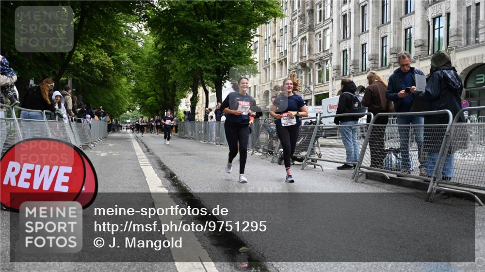 14.06.2026 - REWE Women's Run J. Mangold http://msf.ph/oto/9751295 14.06.2026 10:04:25 Ziel 10593, 11122, 11294 meine-sportfotos.de