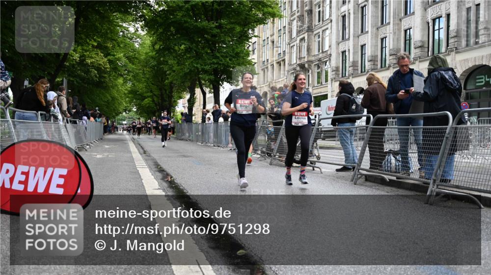 14.06.2026 - REWE Women's Run J. Mangold http://msf.ph/oto/9751298 14.06.2026 10:04:25 Ziel 10593, 11122, 11294 meine-sportfotos.de