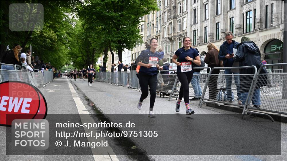14.06.2026 - REWE Women's Run J. Mangold http://msf.ph/oto/9751305 14.06.2026 10:04:25 Ziel 10593, 11122, 11294 meine-sportfotos.de
