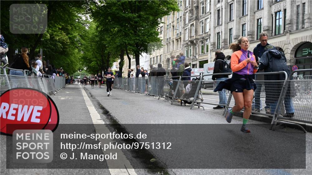 14.06.2026 - REWE Women's Run J. Mangold http://msf.ph/oto/9751312 14.06.2026 10:04:27 Ziel 10593, 11122, 11294 meine-sportfotos.de