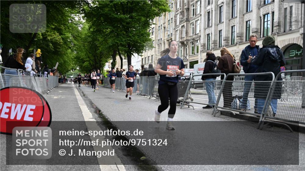 14.06.2026 - REWE Women's Run J. Mangold http://msf.ph/oto/9751324 14.06.2026 10:04:33 Ziel 10326, 10610 meine-sportfotos.de