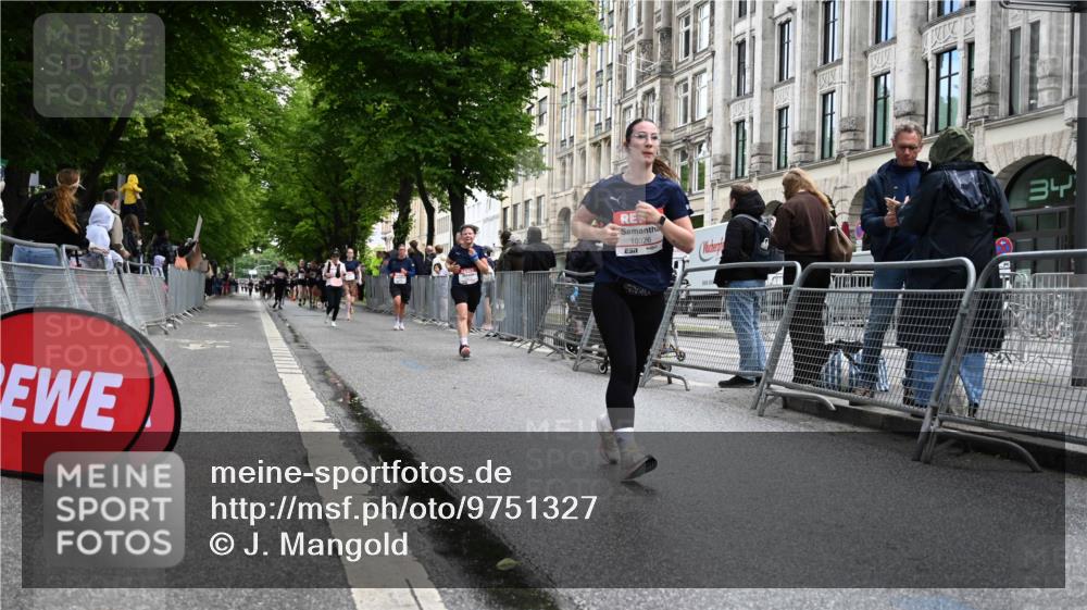 14.06.2026 - REWE Women's Run J. Mangold http://msf.ph/oto/9751327 14.06.2026 10:04:33 Ziel 10326, 10610 meine-sportfotos.de