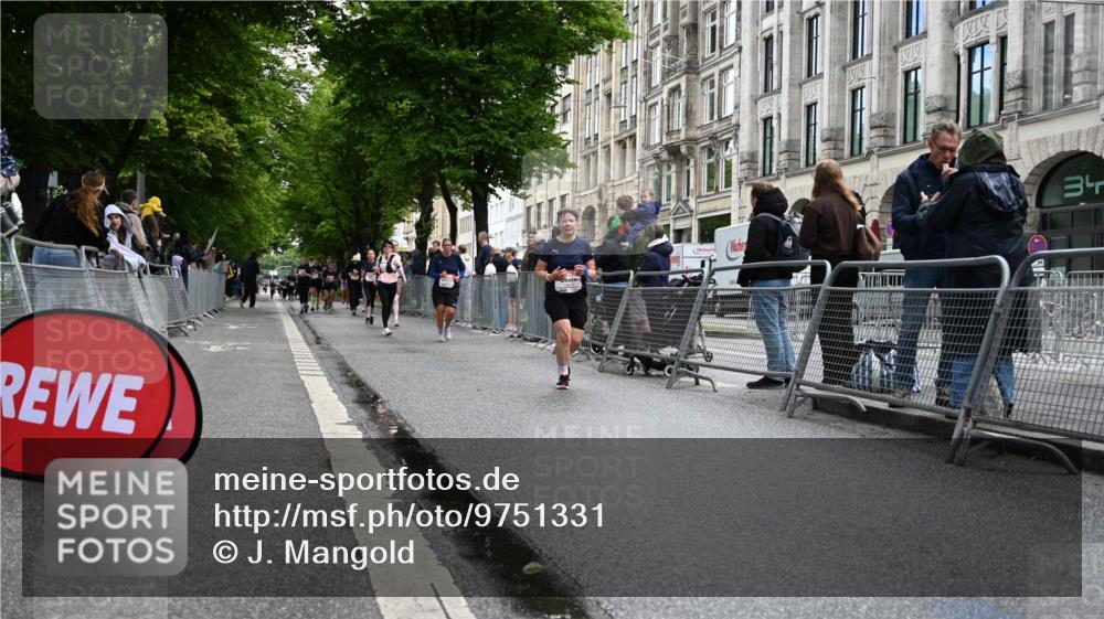 14.06.2026 - REWE Women's Run J. Mangold http://msf.ph/oto/9751331 14.06.2026 10:04:35 Ziel 10326, 10610, 11290 meine-sportfotos.de