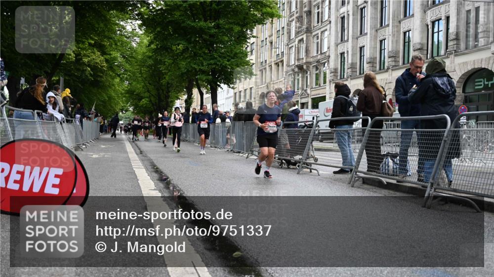 14.06.2026 - REWE Women's Run J. Mangold http://msf.ph/oto/9751337 14.06.2026 10:04:35 Ziel 10326, 10610, 11290 meine-sportfotos.de