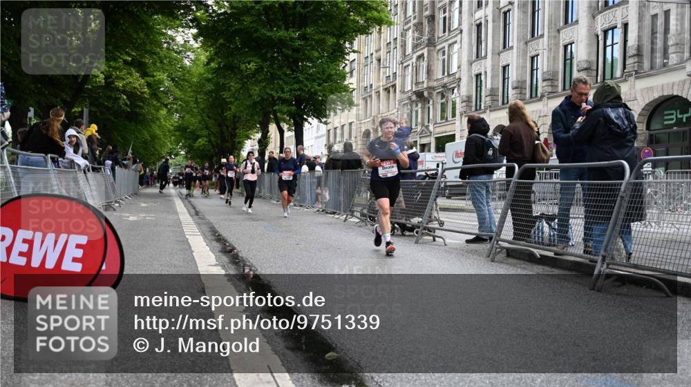 14.06.2026 - REWE Women's Run J. Mangold http://msf.ph/oto/9751339 14.06.2026 10:04:36 Ziel 10326, 10610, 11081, 11290 meine-sportfotos.de