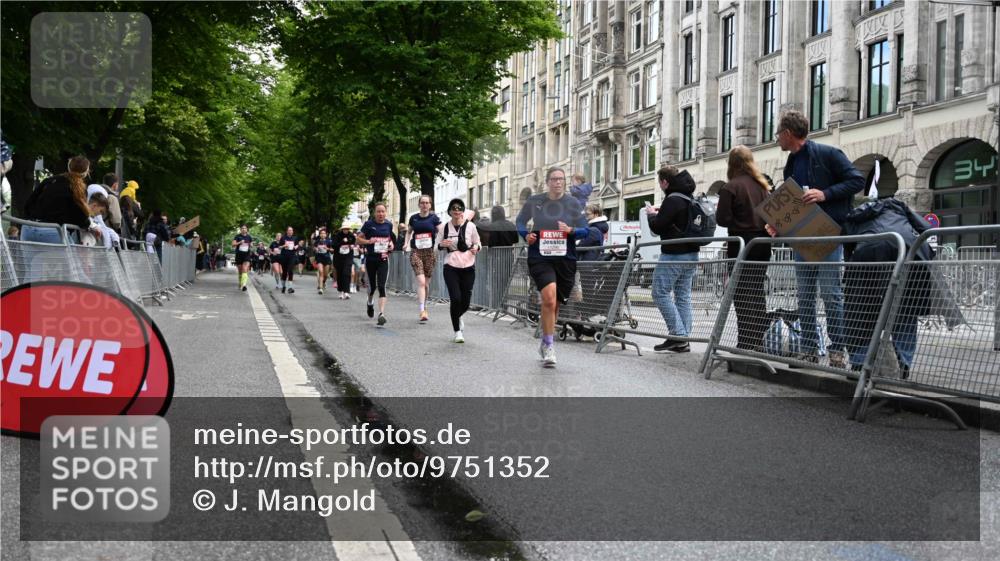 14.06.2026 - REWE Women's Run J. Mangold http://msf.ph/oto/9751352 14.06.2026 10:04:39 Ziel 10127, 10191, 10329, 10610, 11081, 11290 meine-sportfotos.de