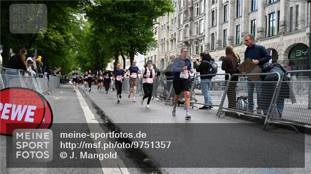 14.06.2026 - REWE Women's Run J. Mangold http://msf.ph/oto/9751357 14.06.2026 10:04:39 Ziel 10127, 10191, 10329, 10610, 11081, 11290 meine-sportfotos.de