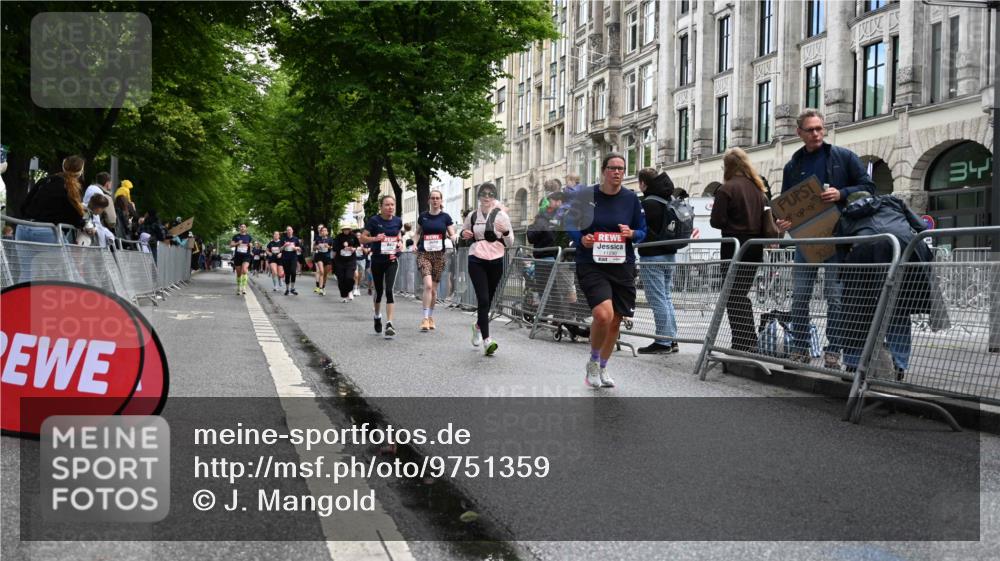14.06.2026 - REWE Women's Run J. Mangold http://msf.ph/oto/9751359 14.06.2026 10:04:40 Ziel 10127, 10191, 10329, 10610, 11081, 11290 meine-sportfotos.de