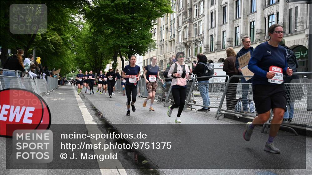 14.06.2026 - REWE Women's Run J. Mangold http://msf.ph/oto/9751375 14.06.2026 10:04:41 Ziel 10127, 10191, 10329, 10610, 10822, 11081, 11290, 11482 meine-sportfotos.de