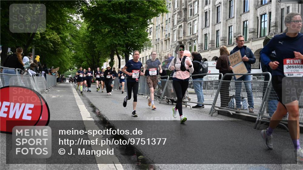 14.06.2026 - REWE Women's Run J. Mangold http://msf.ph/oto/9751377 14.06.2026 10:04:41 Ziel 10127, 10191, 10329, 10610, 10822, 11081, 11290, 11482 meine-sportfotos.de