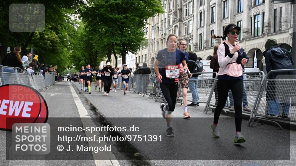 14.06.2026 - REWE Women's Run J. Mangold http://msf.ph/oto/9751391 14.06.2026 10:04:42 Ziel 10127, 10191, 10329, 10610, 10822, 11081, 11290, 11323, 11482, 11524 meine-sportfotos.de