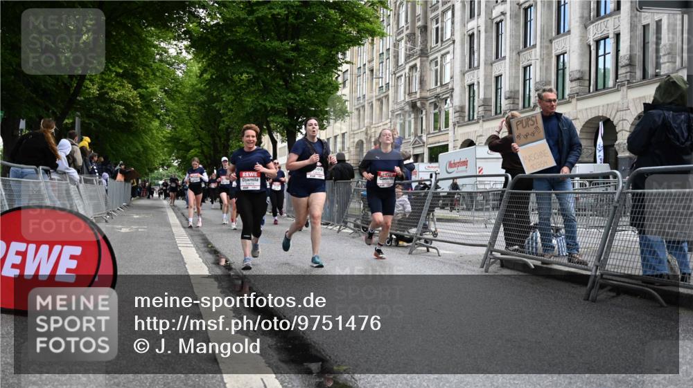 14.06.2026 - REWE Women's Run J. Mangold http://msf.ph/oto/9751476 14.06.2026 10:04:55 Ziel 10318, 10409, 10512, 10533, 10583, 10588, 10674, 10675, 10968, 11452, 11462 meine-sportfotos.de
