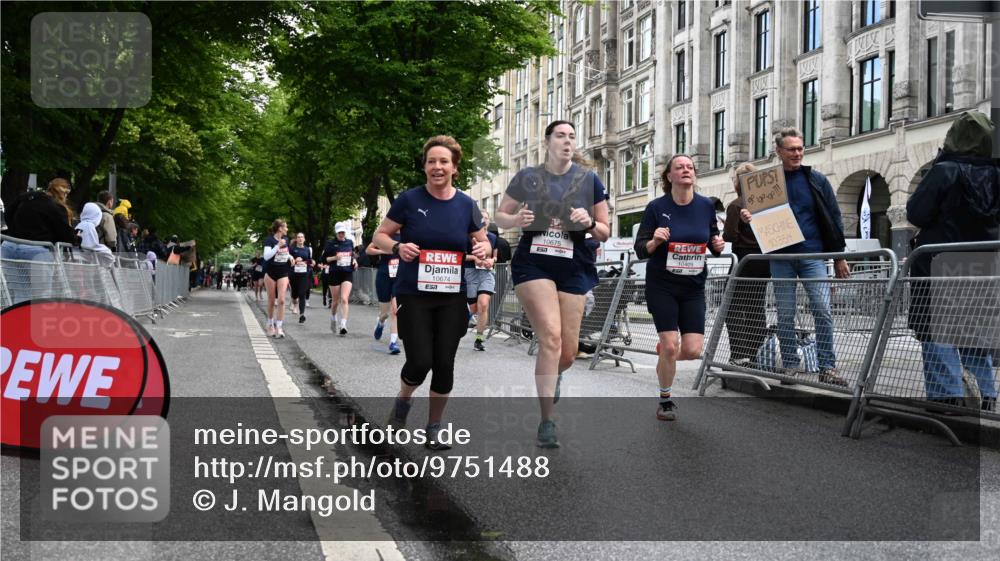 14.06.2026 - REWE Women's Run J. Mangold http://msf.ph/oto/9751488 14.06.2026 10:04:56 Ziel 10318, 10409, 10512, 10533, 10583, 10588, 10674, 10675, 10968, 11263, 11452, 11462 meine-sportfotos.de