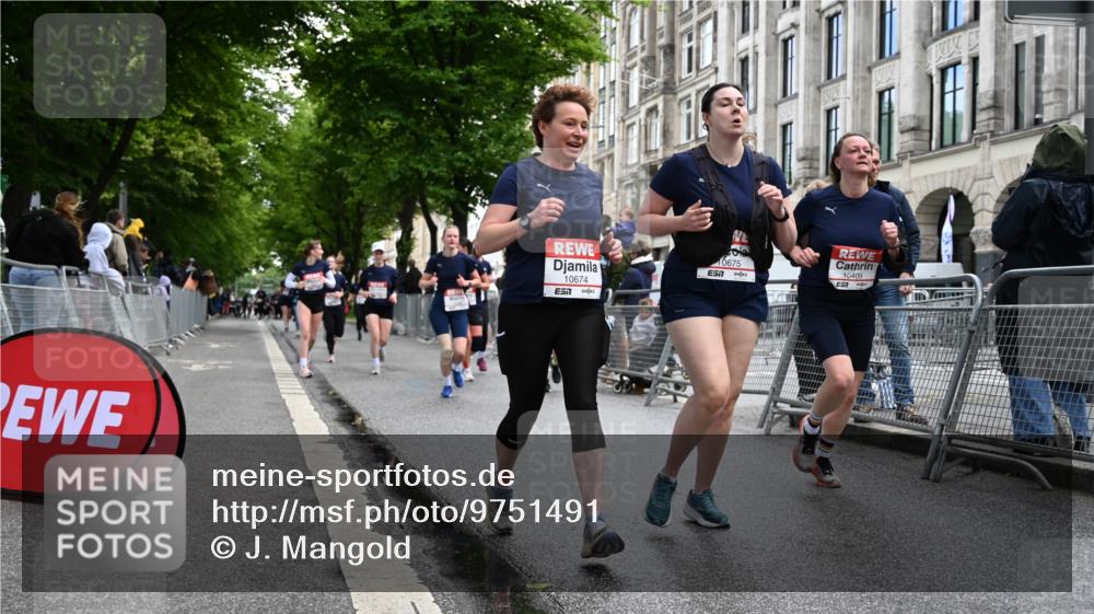 14.06.2026 - REWE Women's Run J. Mangold http://msf.ph/oto/9751491 14.06.2026 10:04:57 Ziel 10318, 10409, 10512, 10533, 10583, 10588, 10674, 10675, 10968, 11263, 11452, 11462 meine-sportfotos.de