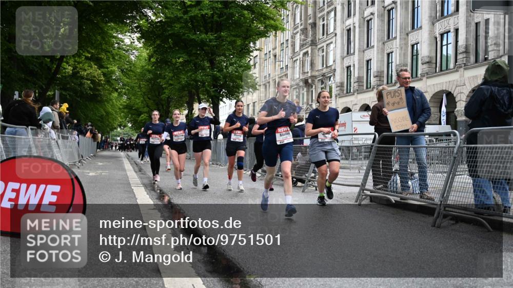 14.06.2026 - REWE Women's Run J. Mangold http://msf.ph/oto/9751501 14.06.2026 10:04:58 Ziel 10222, 10318, 10409, 10512, 10533, 10583, 10588, 10674, 10675, 10968, 11107, 11263, 11452, 11462 meine-sportfotos.de