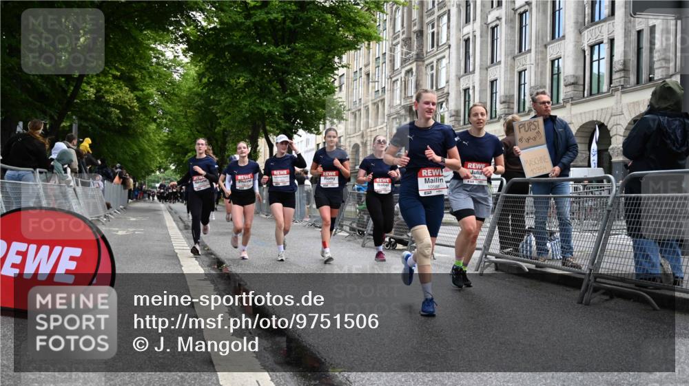 14.06.2026 - REWE Women's Run J. Mangold http://msf.ph/oto/9751506 14.06.2026 10:04:59 Ziel 10222, 10409, 10512, 10524, 10533, 10583, 10588, 10674, 10675, 10968, 11107, 11263, 11452, 11462 meine-sportfotos.de