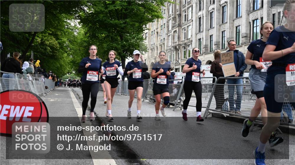 14.06.2026 - REWE Women's Run J. Mangold http://msf.ph/oto/9751517 14.06.2026 10:05:00 Ziel 10222, 10409, 10512, 10524, 10533, 10583, 10588, 10674, 10675, 10968, 11107, 11263, 11452, 11462 meine-sportfotos.de