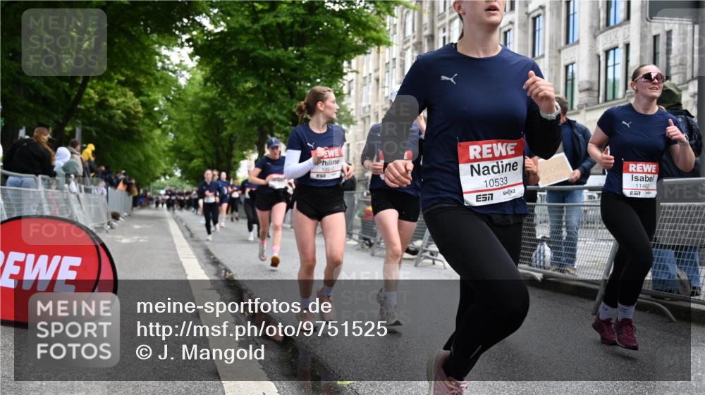 14.06.2026 - REWE Women's Run J. Mangold http://msf.ph/oto/9751525 14.06.2026 10:05:01 Ziel 10222, 10409, 10512, 10524, 10533, 10583, 10588, 10645, 10674, 10675, 10968, 11107, 11263, 11452, 11462 meine-sportfotos.de