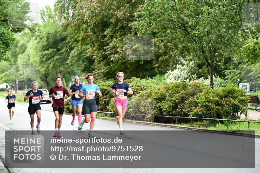 14.06.2026 - REWE Women's Run Dr. Thomas Lammeyer http://msf.ph/oto/9751528 14.06.2026 09:13:53 Laufen 10328, 10072, 10266, 10245 meine-sportfotos.de