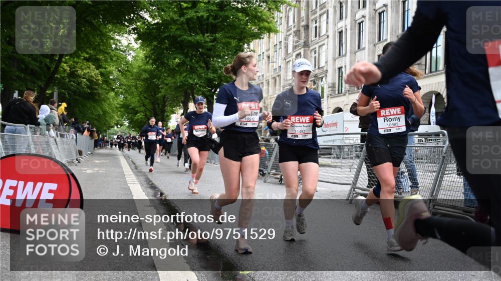 14.06.2026 - REWE Women's Run J. Mangold http://msf.ph/oto/9751529 14.06.2026 10:05:01 Ziel 10222, 10409, 10512, 10524, 10533, 10583, 10588, 10645, 10674, 10675, 10968, 11107, 11263, 11452, 11462 meine-sportfotos.de