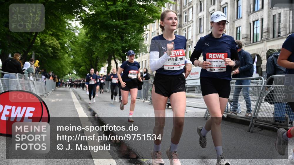 14.06.2026 - REWE Women's Run J. Mangold http://msf.ph/oto/9751534 14.06.2026 10:05:01 Ziel 10222, 10409, 10512, 10524, 10533, 10583, 10588, 10645, 10674, 10675, 10968, 11107, 11263, 11452, 11462 meine-sportfotos.de