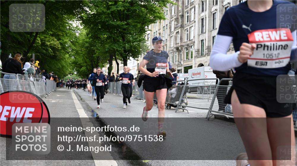 14.06.2026 - REWE Women's Run J. Mangold http://msf.ph/oto/9751538 14.06.2026 10:05:02 Ziel 10222, 10512, 10524, 10533, 10583, 10588, 10645, 10836, 10968, 11107, 11263, 11452, 11462 meine-sportfotos.de