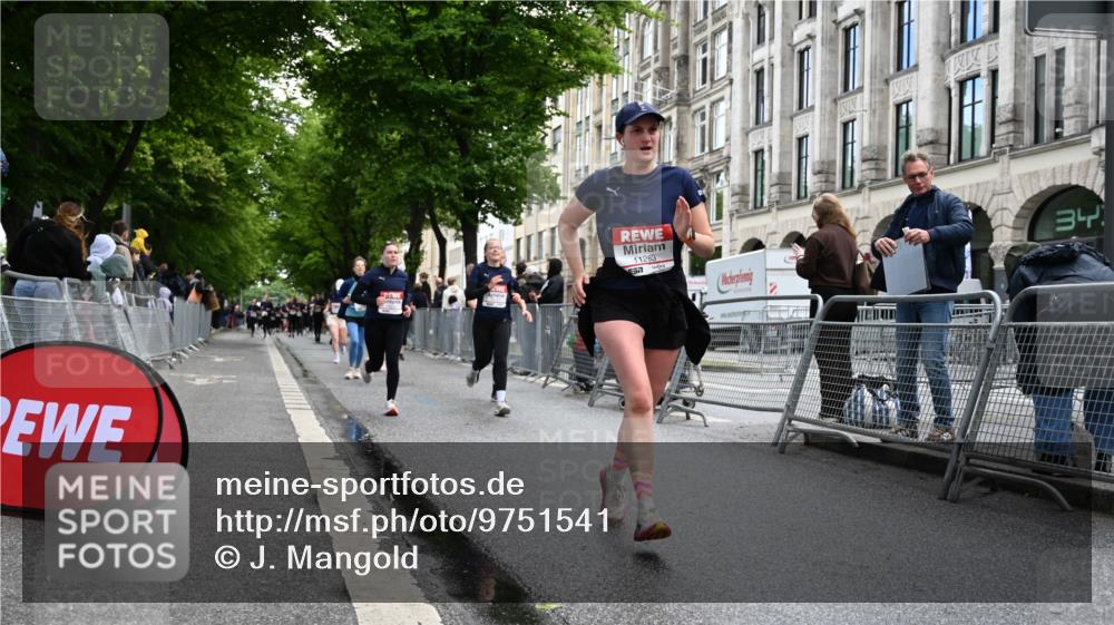 14.06.2026 - REWE Women's Run J. Mangold http://msf.ph/oto/9751541 14.06.2026 10:05:02 Ziel 10222, 10512, 10524, 10533, 10583, 10588, 10645, 10836, 10968, 11107, 11263, 11452, 11462 meine-sportfotos.de