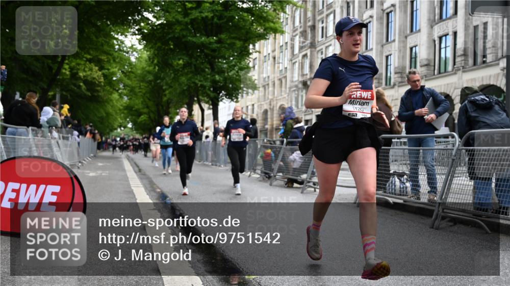 14.06.2026 - REWE Women's Run J. Mangold http://msf.ph/oto/9751542 14.06.2026 10:05:03 Ziel 10222, 10418, 10512, 10524, 10533, 10583, 10588, 10645, 10836, 10968, 11107, 11263, 11452, 11462 meine-sportfotos.de