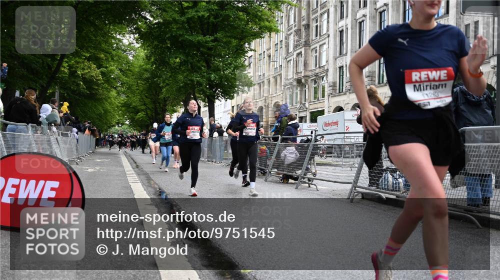 14.06.2026 - REWE Women's Run J. Mangold http://msf.ph/oto/9751545 14.06.2026 10:05:03 Ziel 10222, 10418, 10512, 10524, 10533, 10583, 10588, 10645, 10836, 10968, 11107, 11263, 11452, 11462 meine-sportfotos.de
