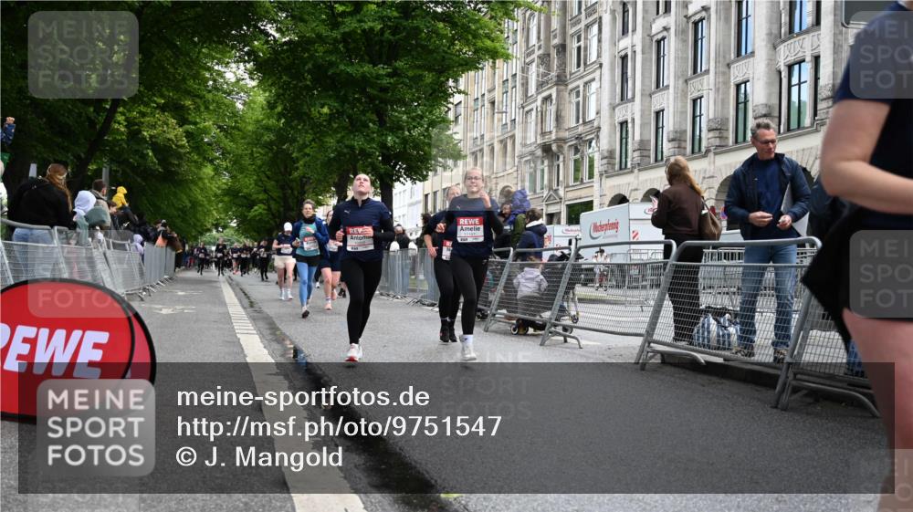 14.06.2026 - REWE Women's Run J. Mangold http://msf.ph/oto/9751547 14.06.2026 10:05:03 Ziel 10222, 10418, 10512, 10524, 10533, 10583, 10588, 10645, 10836, 10968, 11107, 11263, 11452, 11462 meine-sportfotos.de